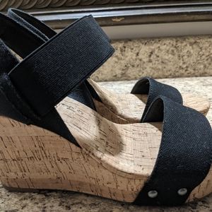 Lucky Brand size 7.5 Black Cork Platform Sandals